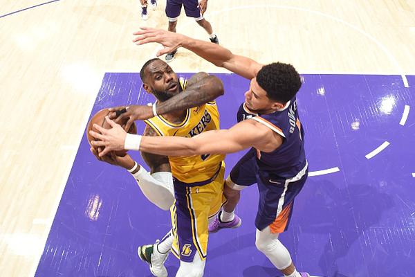 20分大勝，恭喜中國男籃又贏了！一戰誕生3大功臣，也揪出拉胯1人