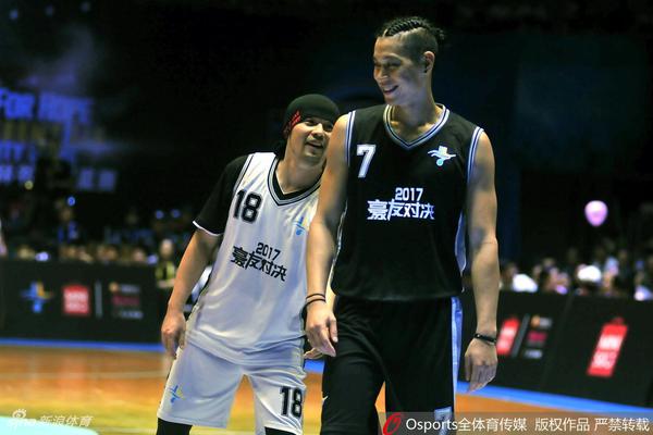 離隊？男籃新星疑似“狂噴”杜鋒，這可是廣東隊近10年內第一人！