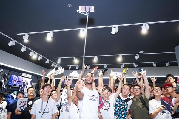利拉德回歸！帕金斯：這是他的榮耀時刻 他對球隊的貢獻無與倫比