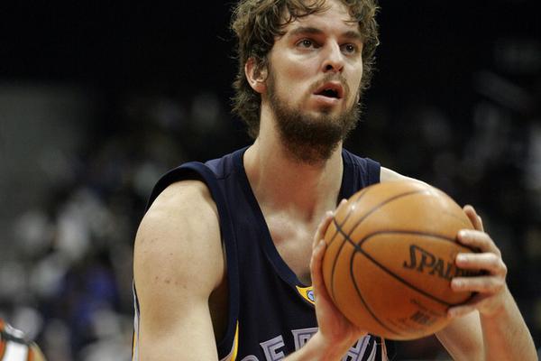 明眸皓齒??WNBA新科狀元佩奇參加達拉斯飛翼新聞發布會